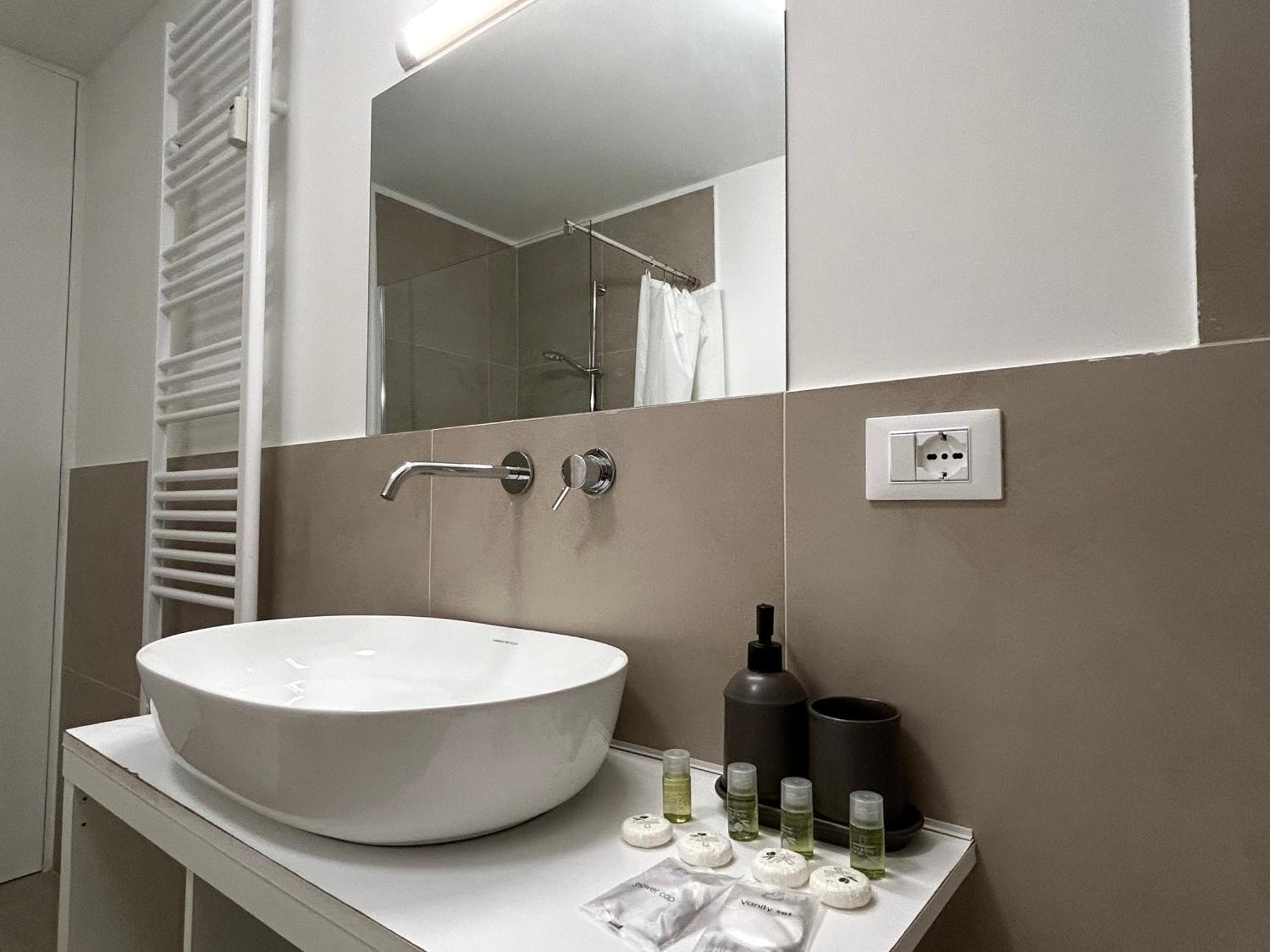 Open Space2 D'Apulia11 Apartman Milánó Kültér fotó